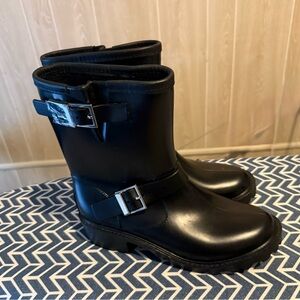 Micheal kors rain boots